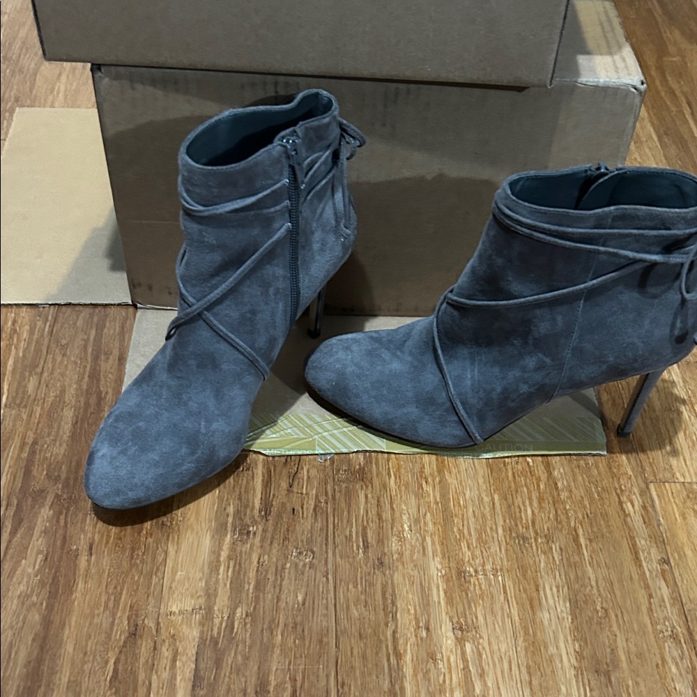 Ann Taylor Charcoal Suede Heeled Boots Women’s Size 8